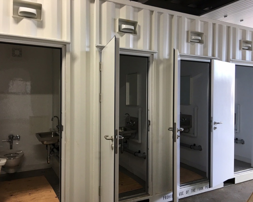 Container toilet 20 feet bốn phòng